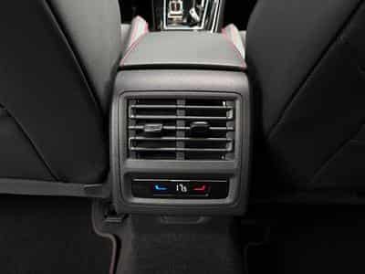 VW GTI VIII GTI Clubsport (2024) - Photo 11
