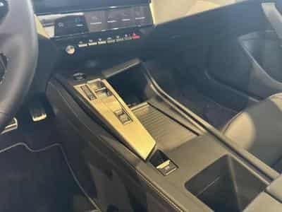 Peugeot 408 GT Plug-In Hybrid 225 EAT8 (2025) - Photo 11