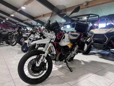 Moto Guzzi V85 TT Evocative Jaune (2022) - Photo 2