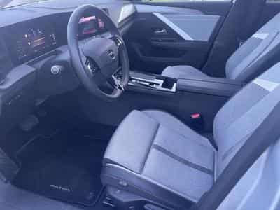 Opel Astra Business Elegance (2023) - Photo 2