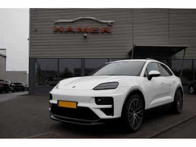 Porsche Macan Turbo (2025) - Photo 1