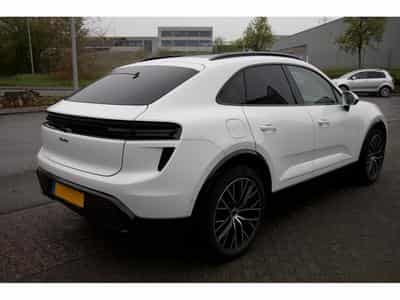 Porsche Macan Turbo (2025) - Photo 4