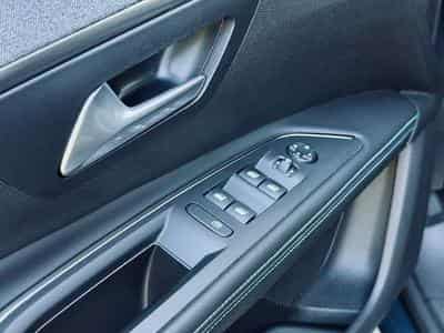 Peugeot 5008 5008 1.5 BlueHDi Allure Pack (2021) - Photo 12