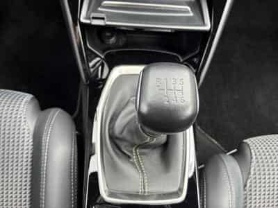 PEUGEOT 2008 1.2 PureTech 130ch S&S GT (2022) - Photo 12