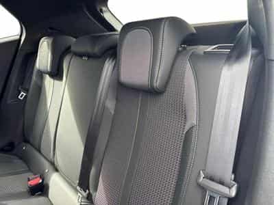 PEUGEOT 2008 1.2 PureTech 130ch S&S GT (2022) - Photo 4