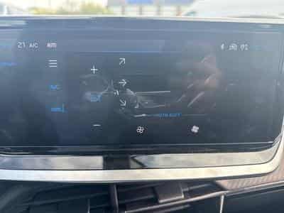 PEUGEOT 2008 1.2 Hybrid 145ch GT e-DCS6 (2025) - Photo 10