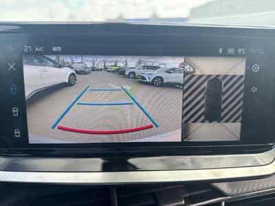 PEUGEOT 2008 1.2 Hybrid 145ch GT e-DCS6 (2025) - Photo 9