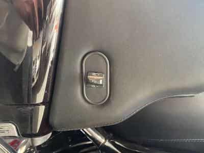 Harley-Davidson CVO Limited Limited Edition Ultra Classic Electra Glide / VP (2011) - Foto 13