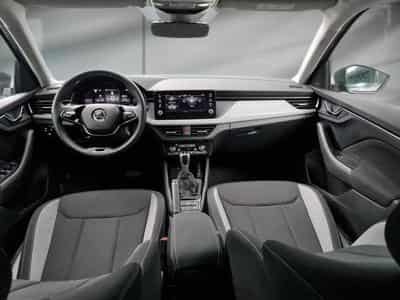 Skoda Scala -37% 1.0 TSI BVA 115cv +MIRRORLINK+CAM+LED+CLIM (2025) - Foto 6