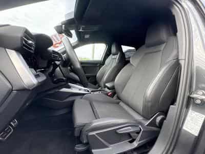 Audi A3 SPORTBACK 35 TFSI S-LINE S-TRONIC (2023) - Photo 4