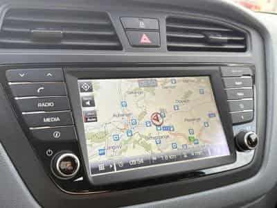 Hyundai i20 1.4 CRDI 90 PREMIUM (2018) - Photo 11