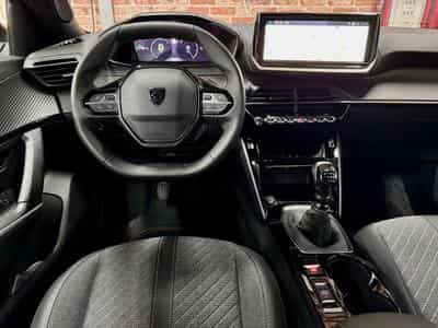 Peugeot 2008 2008 1.2 101cv ALLURE  Navi/camera/Jalu 17 (2024) - Foto 4