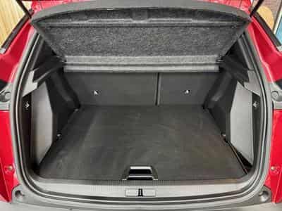 Peugeot 2008 2008 1.2 101cv ALLURE  Navi/camera/Jalu 17 (2024) - Foto 7