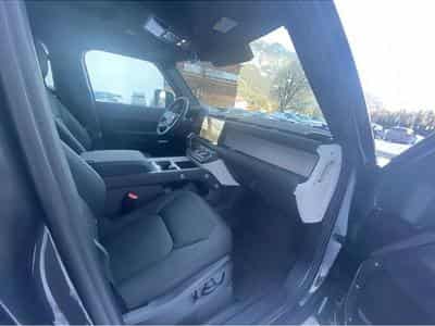 Land-Rover Defender (2025) - Photo 8