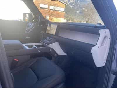 Land-Rover Defender (2025) - Photo 9