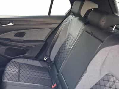 VW Golf VIII R-Line (2024) - Photo 11