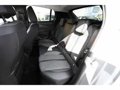 Peugeot 208 1.2 Hybrid e-DSC6 145 Allure (2025) - Photo 10