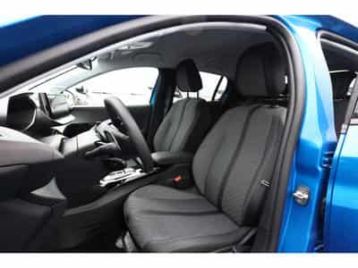 Peugeot 208 1.2 Hybrid e-DSC6 145 Allure (2025) - Photo 6