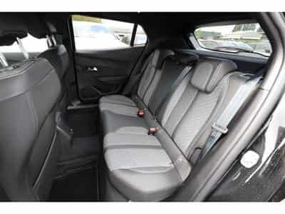 Peugeot 2008 1.2 Hybrid e-DSC6 145 Allure (2025) - Photo 10