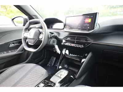 Peugeot 2008 1.2 Hybrid e-DSC6 145 Allure (2025) - Photo 9