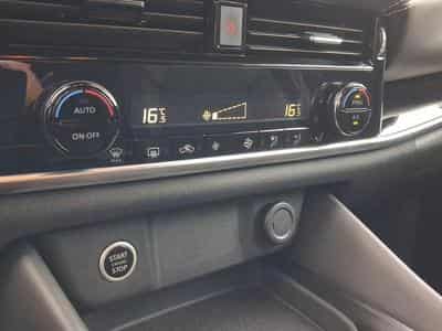 NISSAN Qashqai 1.3 Mild Hybrid 158ch N-Connecta Xtronic (2022) - Photo 12