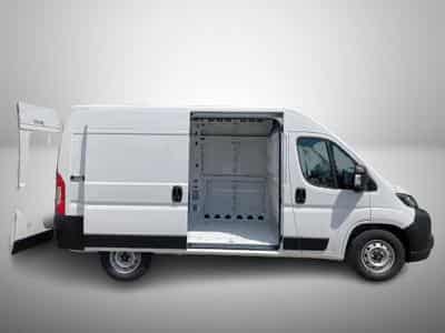 Peugeot Boxer 2.2 BlueHDI EAT8 140 L2H2 335 (2026) - Foto 10