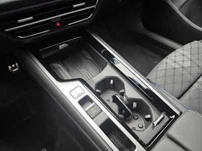 VW Passat 2.0 TDi DSG 150 R-Line (2025) - Foto 11