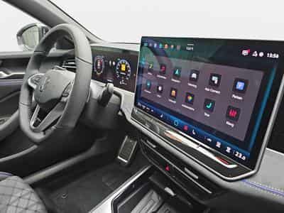 VW Passat 2.0 TDi DSG 150 R-Line (2025) - Foto 15