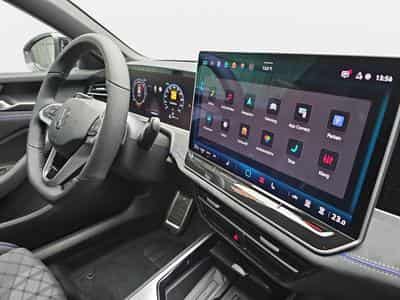 VW Passat 2.0 TDi DSG 150 R-Line (2025) - Foto 15