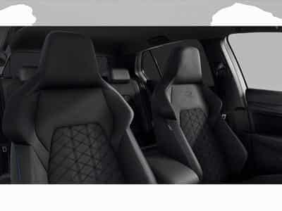 VW Golf (2025) - Photo 3