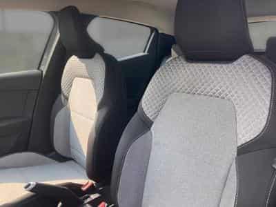 Renault Clio 1.0 TCe 90  Evolution (2025) - Photo 8