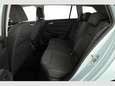VW Golf Variant VIII 2.0 (2026) - Photo 10