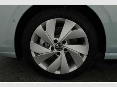 VW Golf Variant VIII 2.0 (2026) - Photo 13