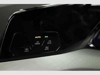 VW Golf Variant VIII 2.0 (2026) - Photo 8