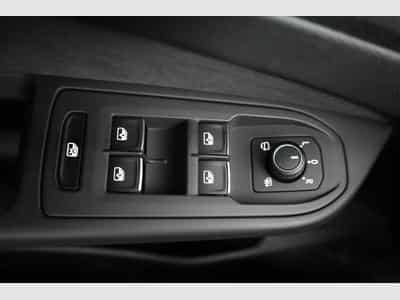 VW Golf Variant 1.5 TSI 110 kW R-Line (2026) - Photo 7