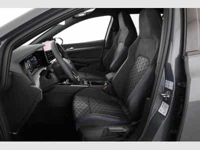 VW Golf Variant 1.5 TSI 110 kW R-Line (2026) - Photo 9