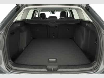 VW Golf Variant VIII 2.0 (2026) - Photo 11