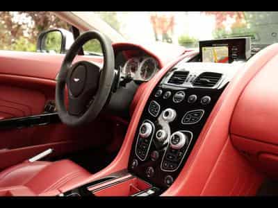 Aston-Martin V8 Vantage COUPE SPORTSHIFT II - STRATUS WHITE METALLIC (2017) - Foto 12