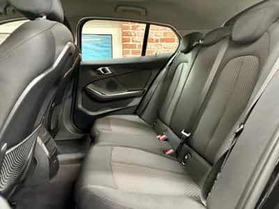 BMW 116 116i 1.5 109cv HATCH Navig/LED/ClimaA/Park/aCarPlay (2024) - Foto 6