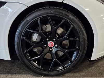 Jaguar F-Type 3.0 V6 P-340 COUPE R-DYNAMIC MERIDIAN PANO CUIR NAVI 1 HAND (2019) - Foto 12