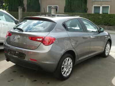 Alfa-Romeo Giulietta 1.4 TB 170 Luxe Automatique (2017) - Foto 2