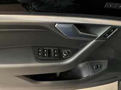 VW Touareg Elegance+V6+4M+Pano+AHK+Luft (2023) - Foto 14