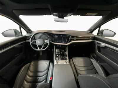 VW Touareg Elegance+V6+4M+Pano+AHK+Luft (2023) - Foto 2