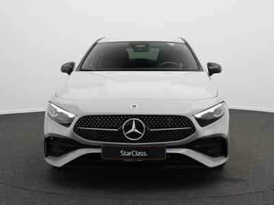 Mercedes A 200 AMG-Line Kamera+Night+19"+Ambi+MBUX (2025) - Foto 2
