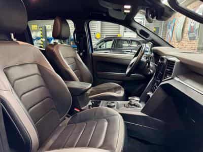 VW Amarok Amarok 3.0 TDi V6 241cv Auto 4x4 DC-AVENTURA (2023) - Foto 8