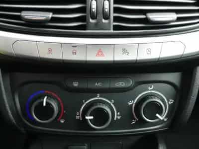 Fiat Tipo STREET 1.4 16V 95PS (2019) - Photo 15