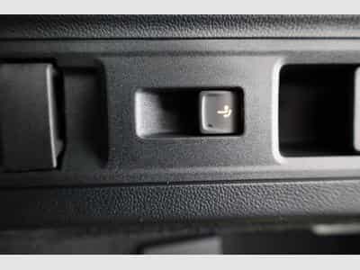 VW Passat Variant 2.0 TDI 142 kW 4Motion R-Line (2026) - Photo 12