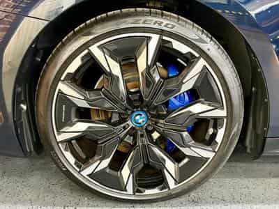 BMW i5 i5 M60 601cv Auto xDrive (2024) - Photo 3
