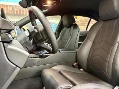 BMW i5 i5 M60 601cv Auto xDrive (2024) - Photo 5