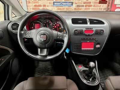 Seat Leon Leon 2.0 TDI 140cv STYLANCE (2007) - Photo 4